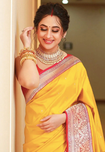 Woven Design Zari Saree With Blouse