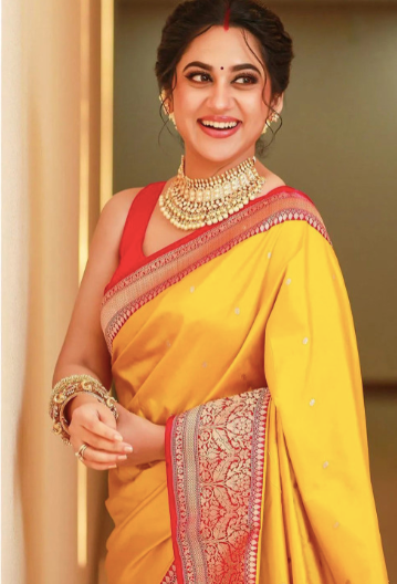 Woven Design Zari Saree With Blouse